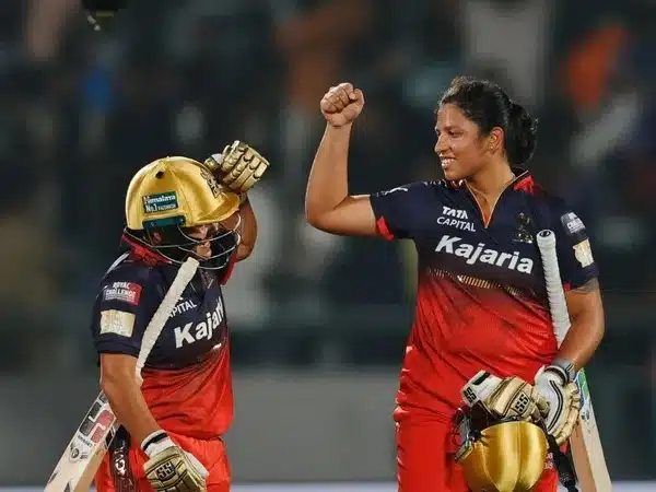 Royal Challengers Bengaluru - 202/4 vs Gujarat Giants