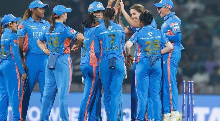 207/5 vs Gujarat Giants Women (4 March 2023)
