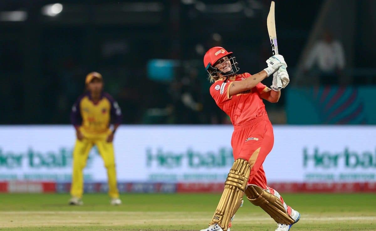 Ashleigh Gardner (Gujarat Giants) – 4 Ducks