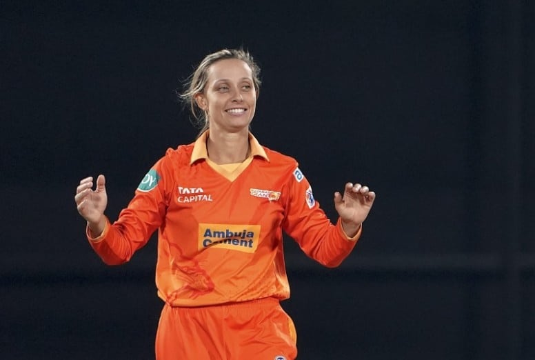 Ashleigh Gardner (₹3.20 Cr)