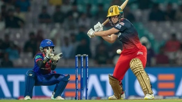 Ellyse Perry (5 sixes, 67 runs vs Delhi Capitals, 13 Mar 2023) Ellyse Perry (5 sixes, 67 runs vs Delhi Capitals, 13 Mar 2023)
