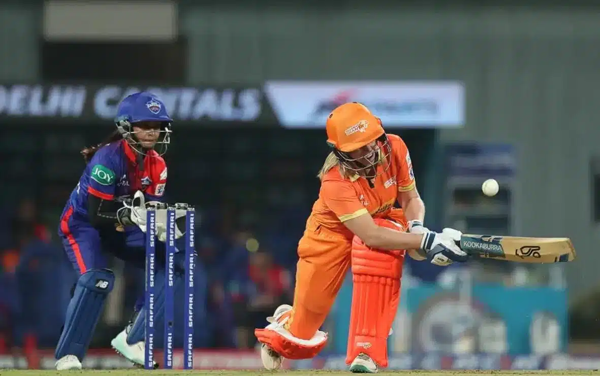 Gujarat Giants - 105/9 vs Delhi Capitals