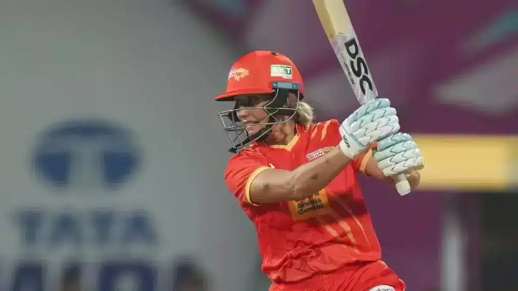 Gujarat Giants Chase: 117/8 in 20 Overs