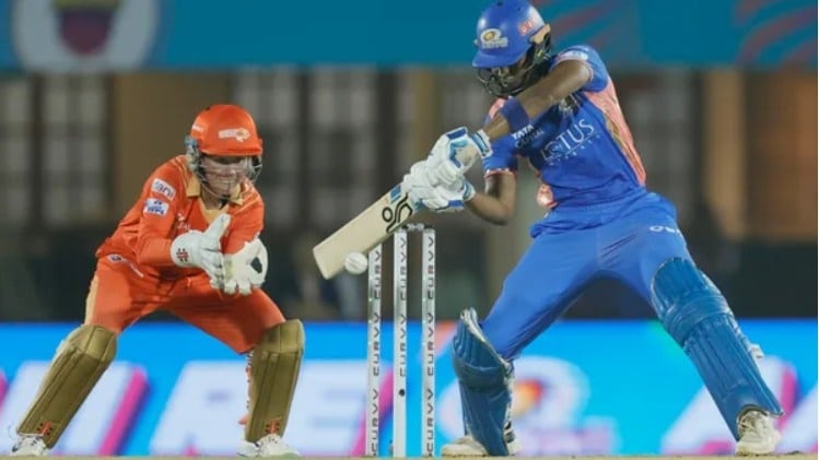 Mumbai Indians - 213/4 vs Gujarat Giants (2025)