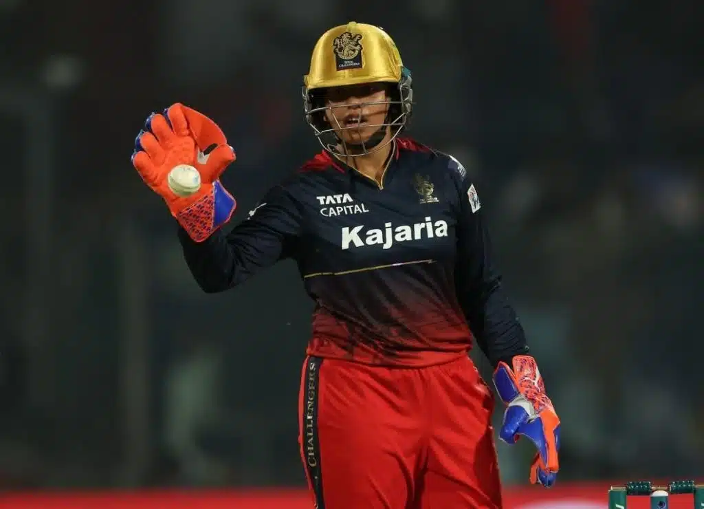 Richa Ghosh (RCB-W) - 33 Dismissals