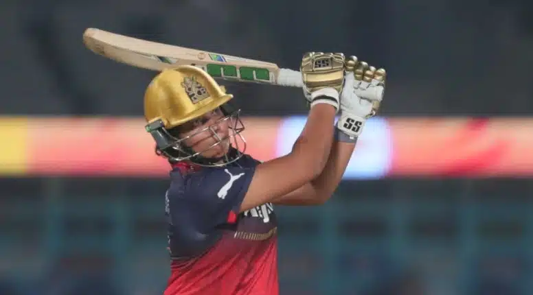 Richa Ghosh (35 Sixes)
