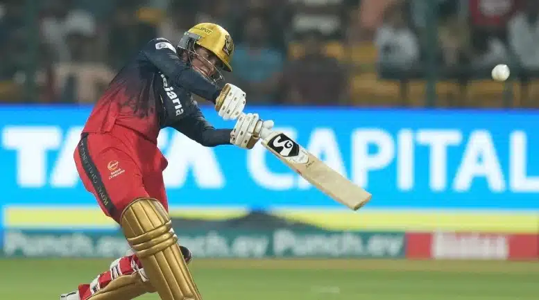 Smriti Mandhana (23 Sixes)
