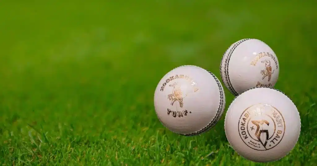 Kookaburra Turf White