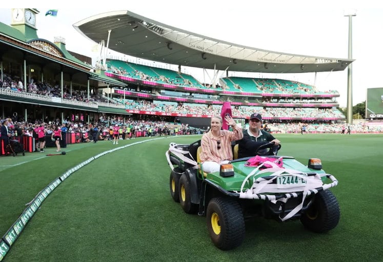 Tributes Pour In for a True Legend of the Game
