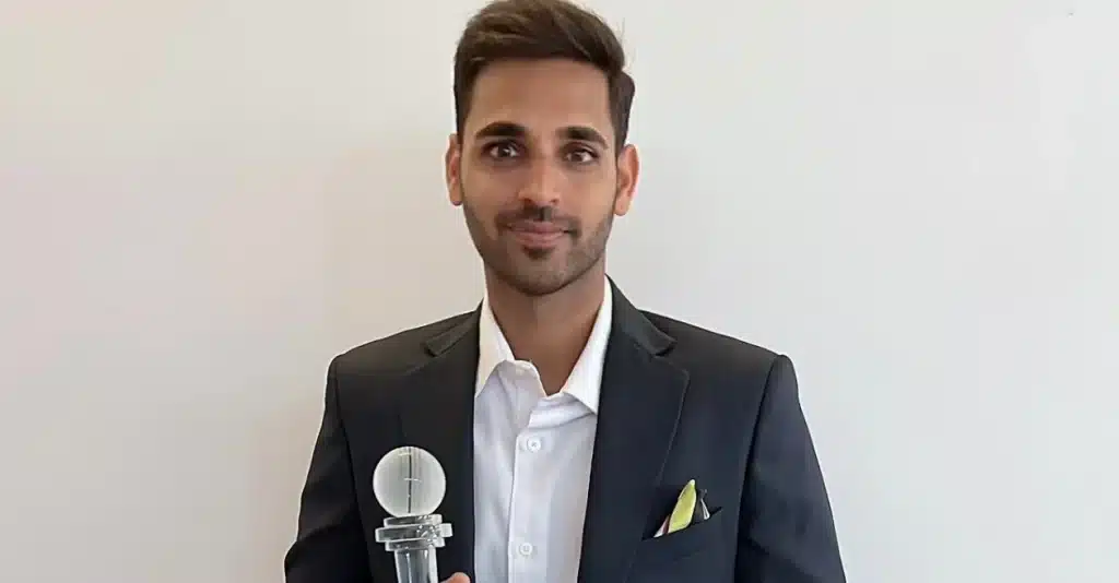 Bhuvneshwar Kumar (Swing King) Bhuvneshwar Kumar (Swing King)